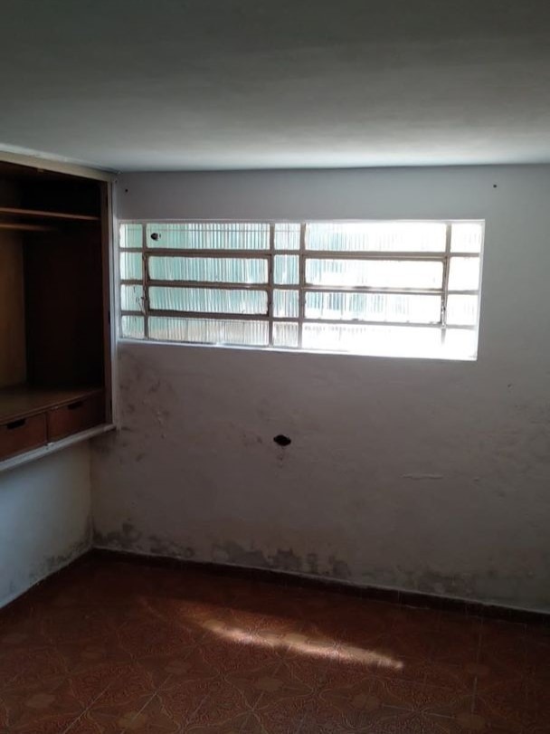 Casa à venda com 2 quartos, 250m² - Foto 2