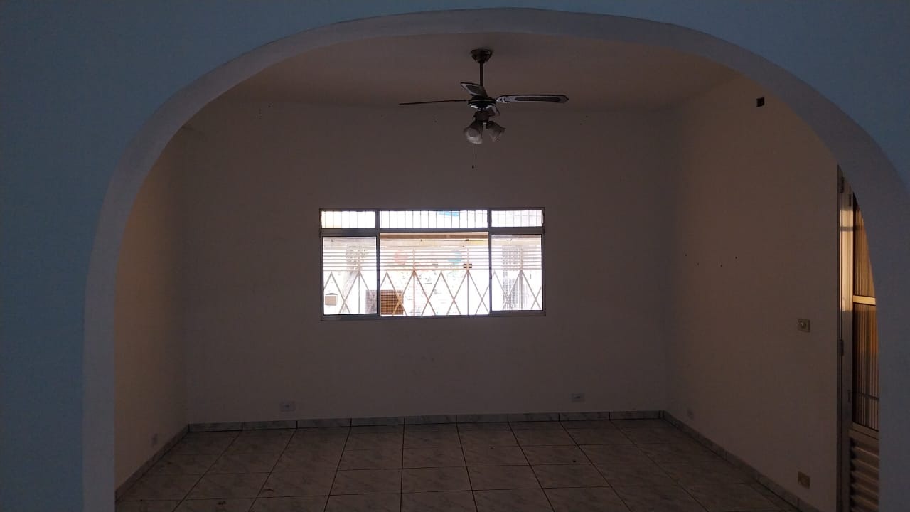 Casa à venda com 3 quartos, 240m² - Foto 2