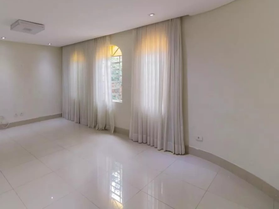 Casa à venda com 4 quartos, 200m² - Foto 5