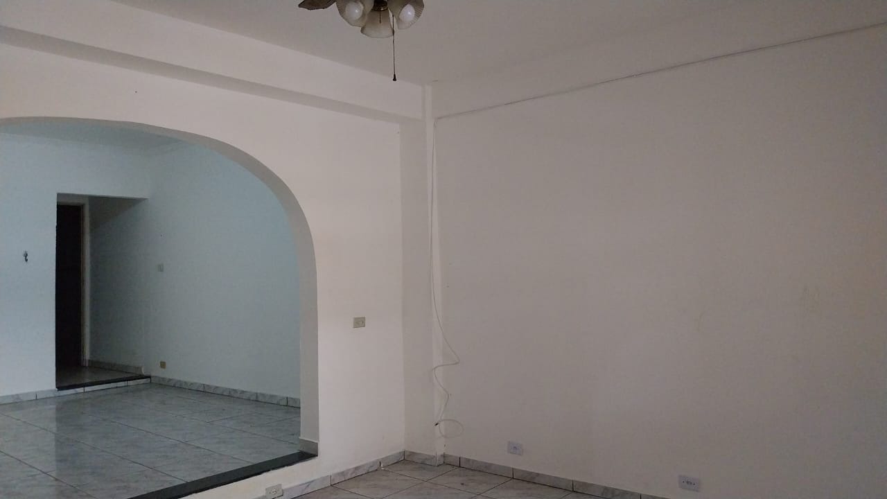 Casa à venda com 3 quartos, 240m² - Foto 3