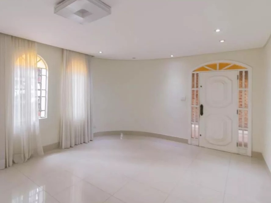 Casa à venda com 4 quartos, 200m² - Foto 3