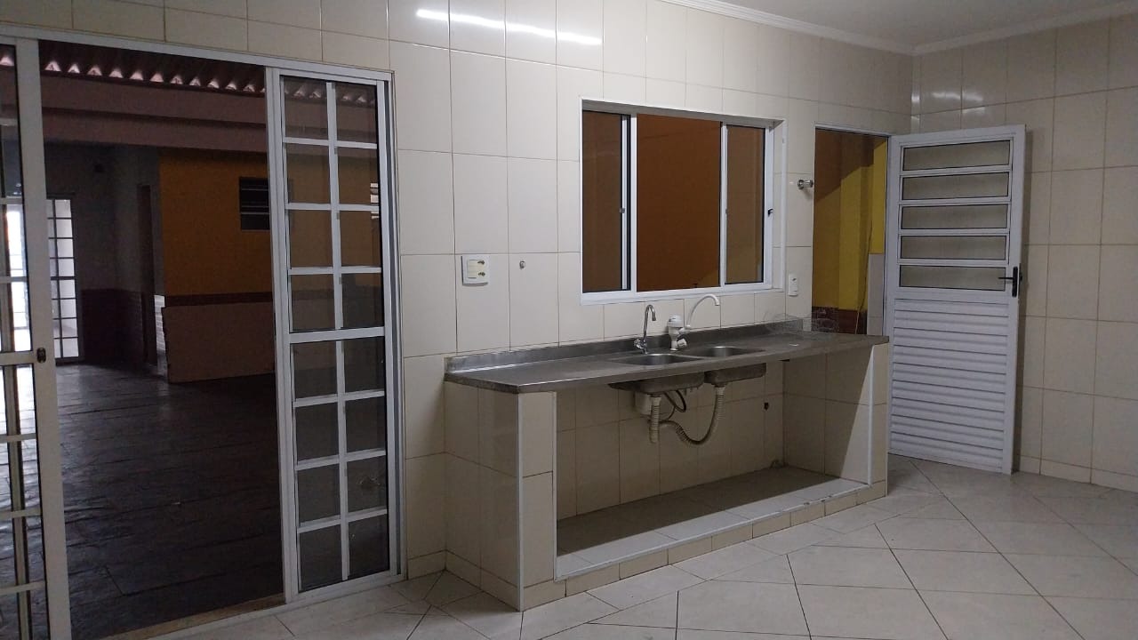 Casa à venda com 3 quartos, 240m² - Foto 13