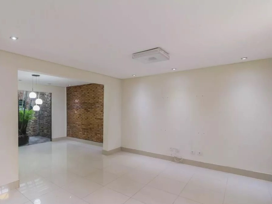 Casa à venda com 4 quartos, 200m² - Foto 4