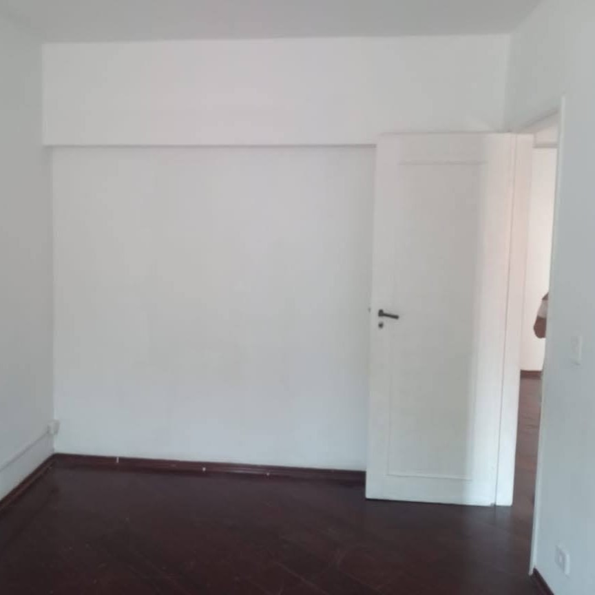 Apartamento à venda com 2 quartos, 70m² - Foto 3