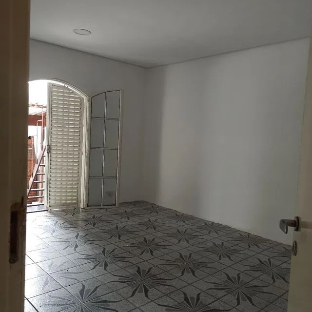 Casa à venda com 3 quartos, 300m² - Foto 2