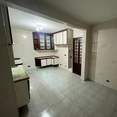 Casa à venda com 3 quartos, 232m² - Foto 4