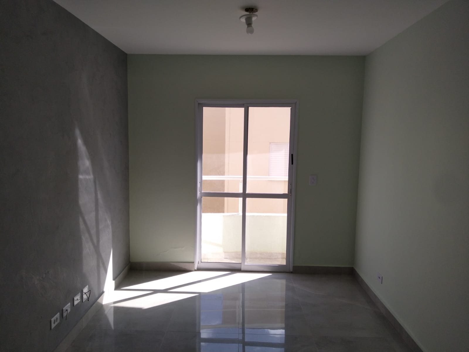 Apartamento à venda com 2 quartos, 64m² - Foto 2