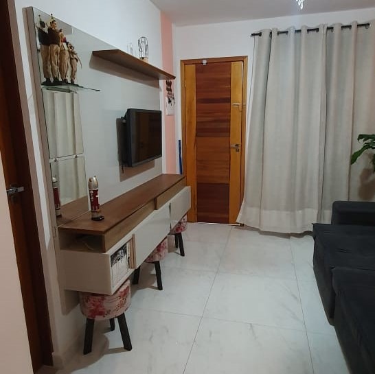 Casa à venda com 2 quartos, 75m² - Foto 2