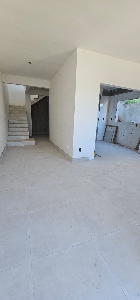 Casa à venda com 3 quartos, 95m² - Foto 4