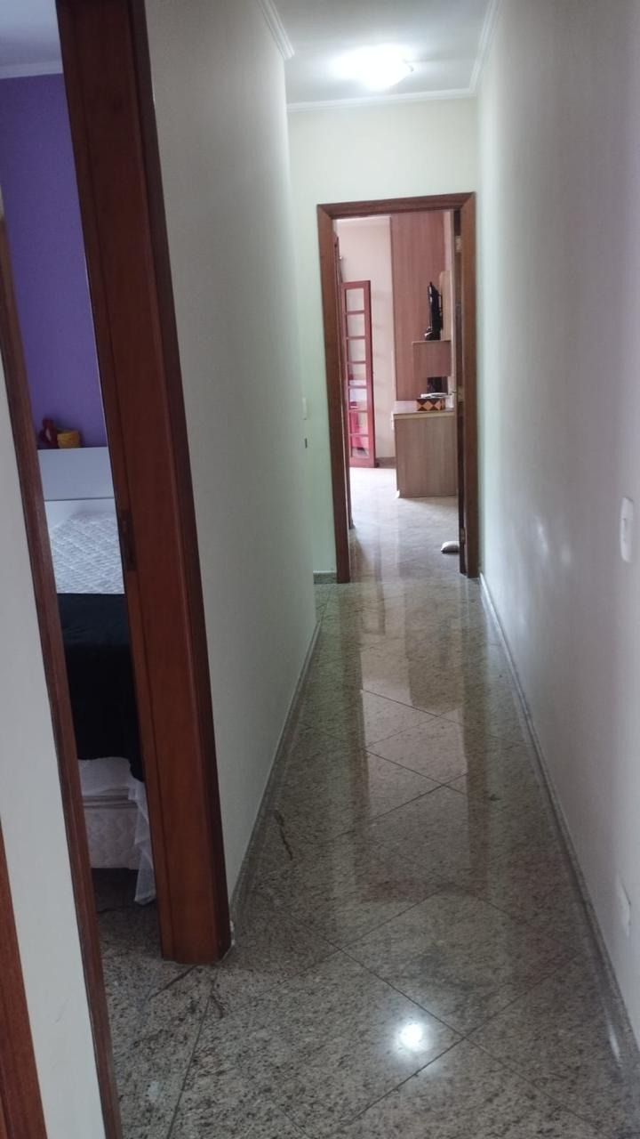 Casa à venda com 3 quartos, 200m² - Foto 2