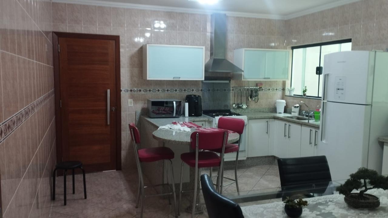 Casa à venda com 3 quartos, 200m² - Foto 15