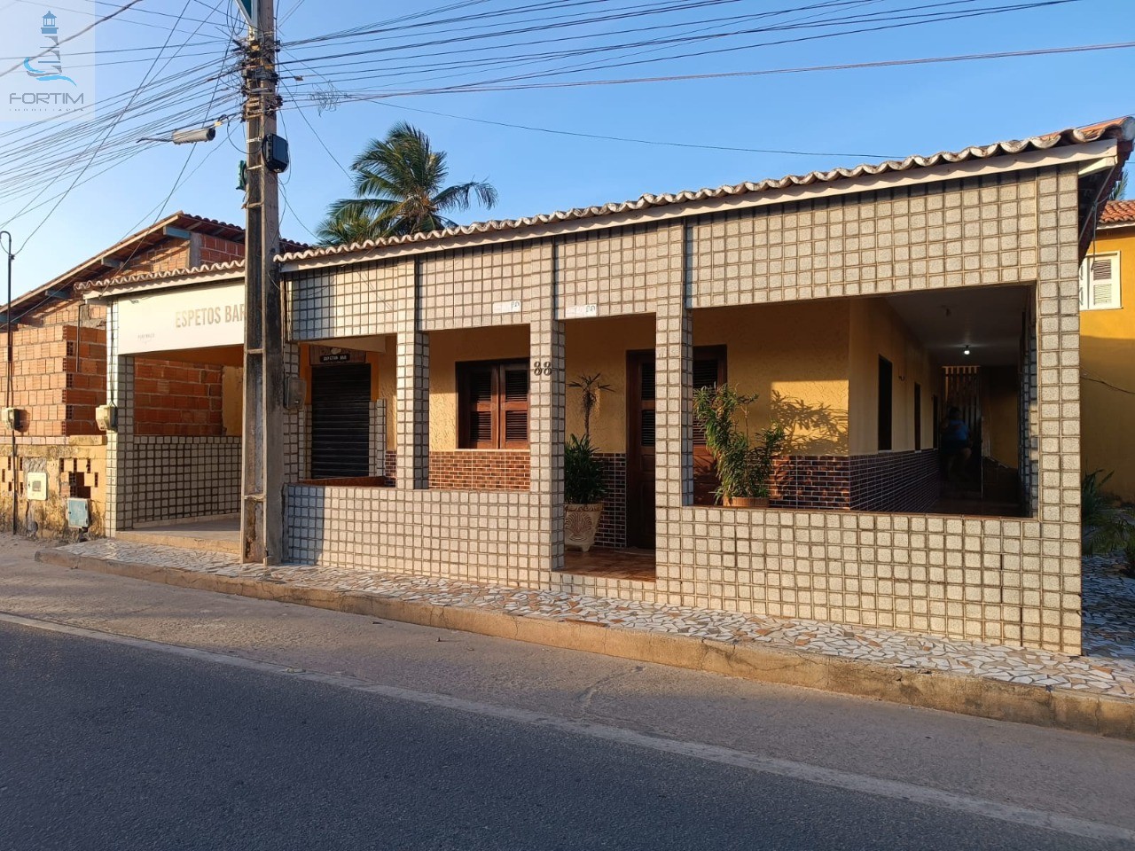 CASA RESIDENCIAL/COMERCIAL em FORTIM - CE, BARRA