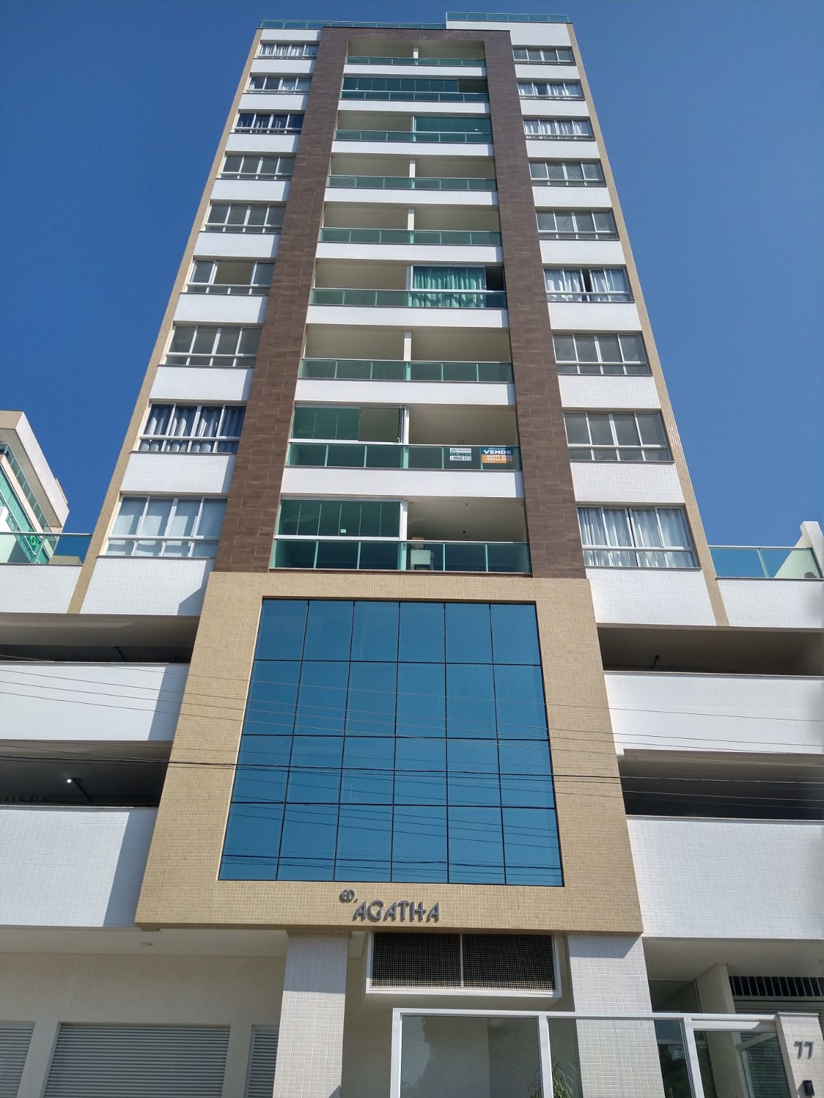 Apresentamos o belíssimo apartamento quarto e sala que você sempre sonhou. Localizado a apenas 3 quadras do mar,. Prepare-se para se apaixonar