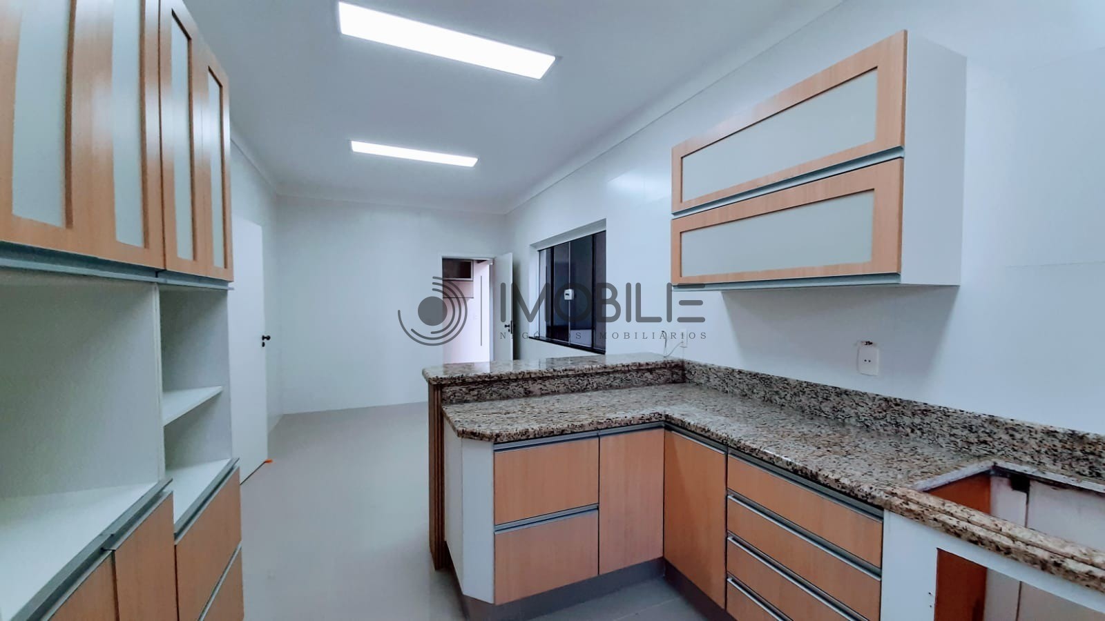 Casa à venda com 4 quartos, 359m² - Foto 16