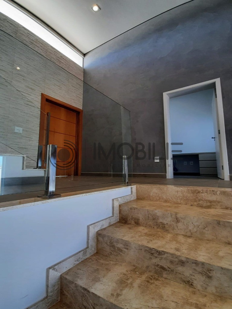 Casa à venda com 3 quartos, 221m² - Foto 11