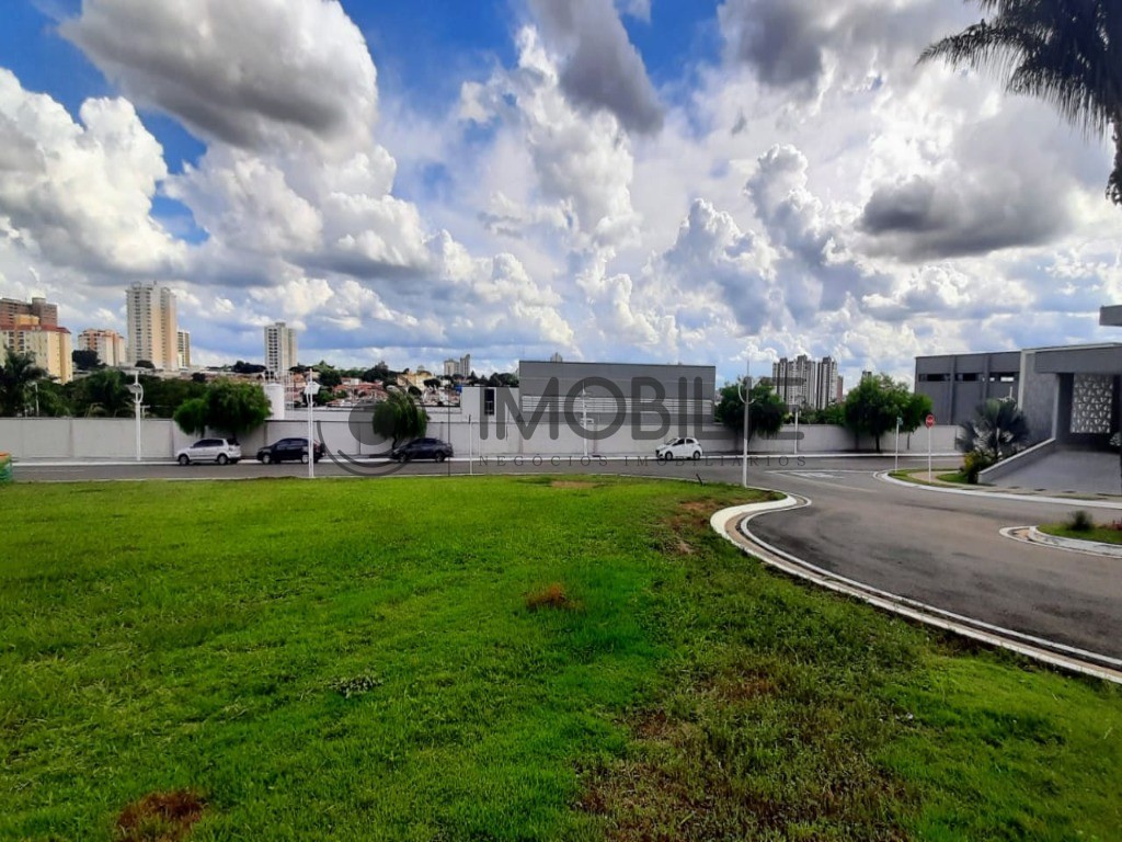 Terreno à venda, 604m² - Foto 1