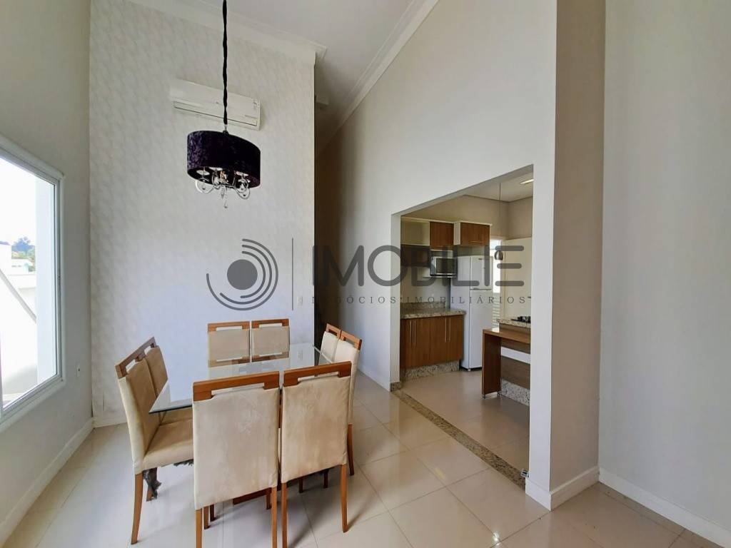 Casa à venda com 5 quartos, 280m² - Foto 4