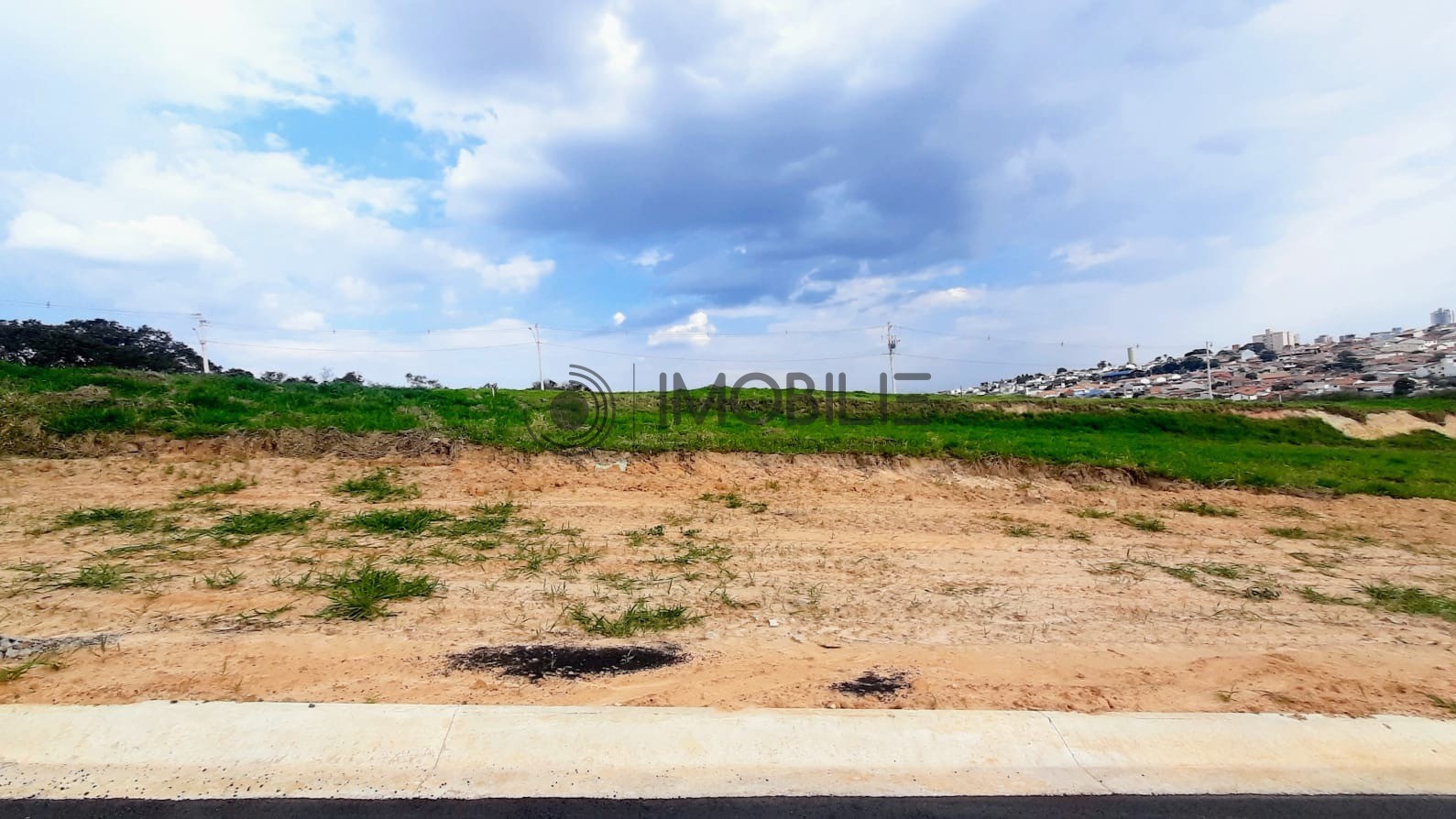 Terreno à venda, 300m² - Foto 1