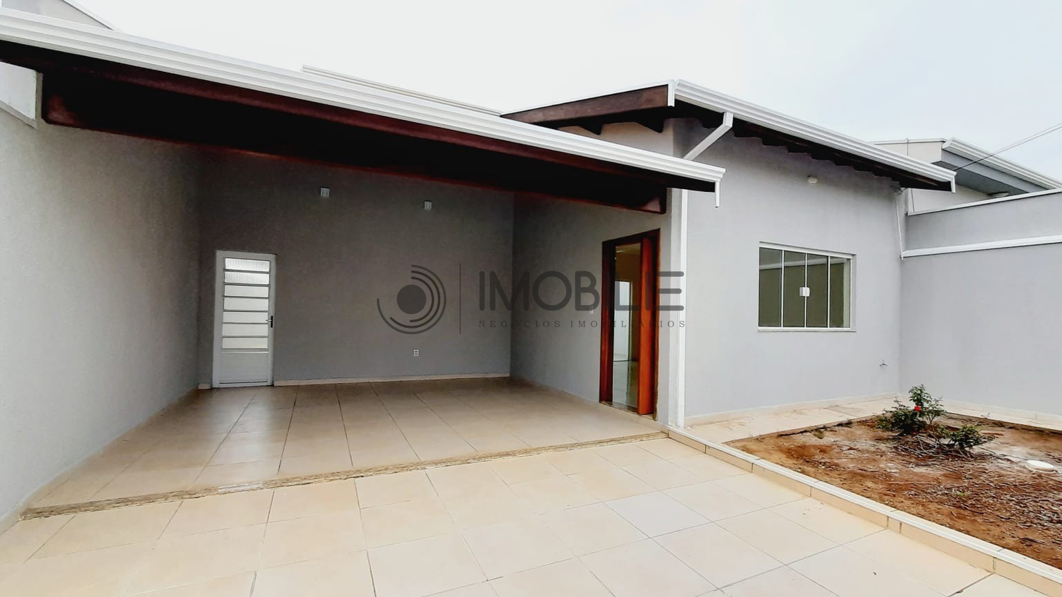 Casa à venda com 3 quartos, 150m² - Foto 1