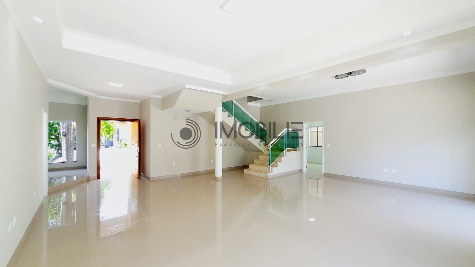 Casa à venda com 4 quartos, 359m² - Foto 2