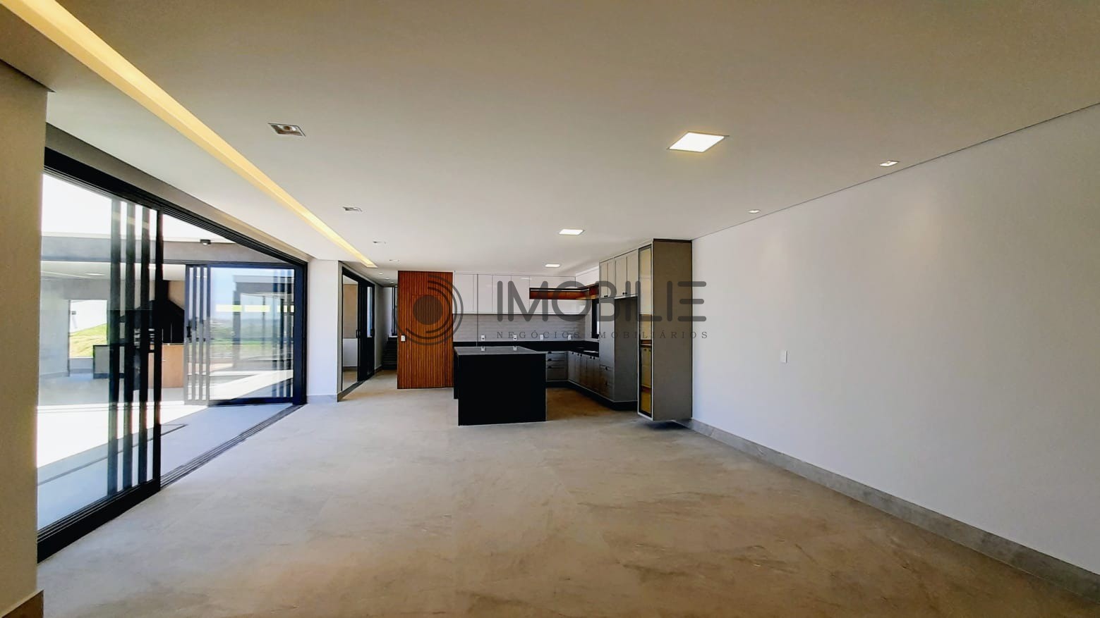 Casa à venda com 3 quartos, 568m² - Foto 2