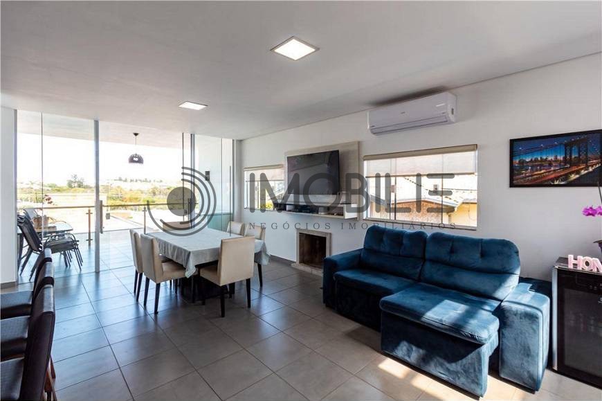 Casa à venda e aluguel com 3 quartos, 283m² - Foto 1