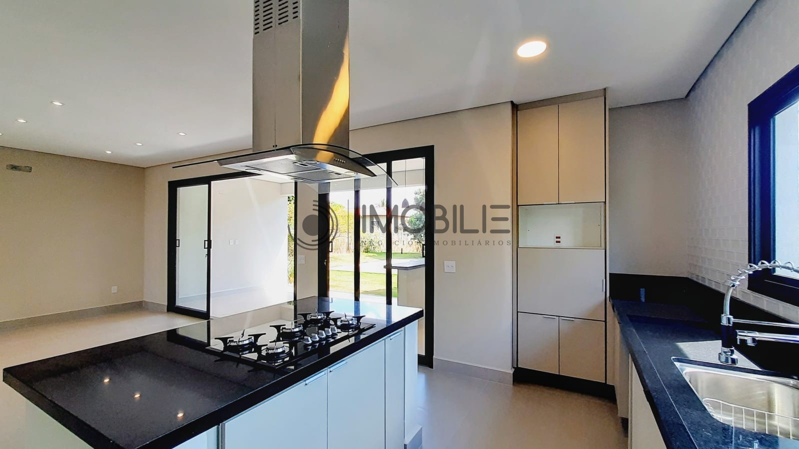 Casa à venda com 3 quartos, 290m² - Foto 8