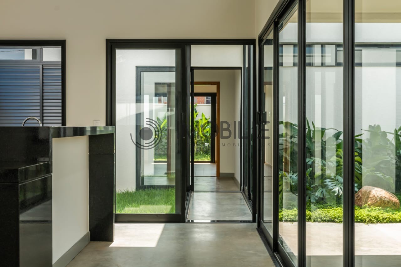 Casa à venda com 3 quartos, 209m² - Foto 4