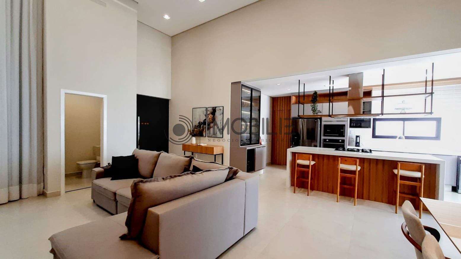 Casa à venda com 3 quartos, 225m² - Foto 4