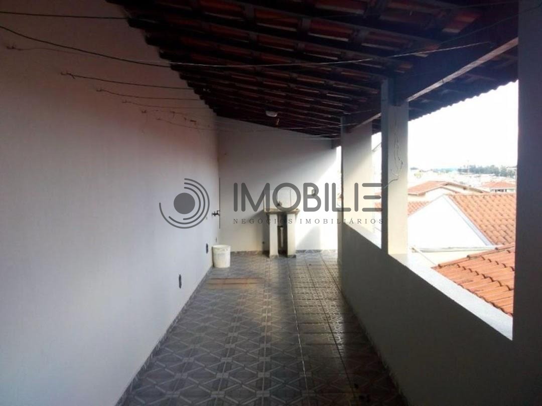 Casa à venda com 3 quartos, 220m² - Foto 26