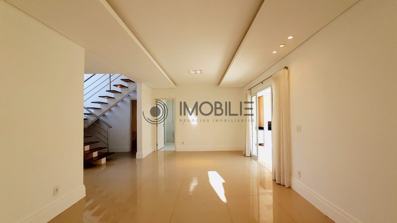 Casa à venda com 3 quartos, 186m² - Foto 4