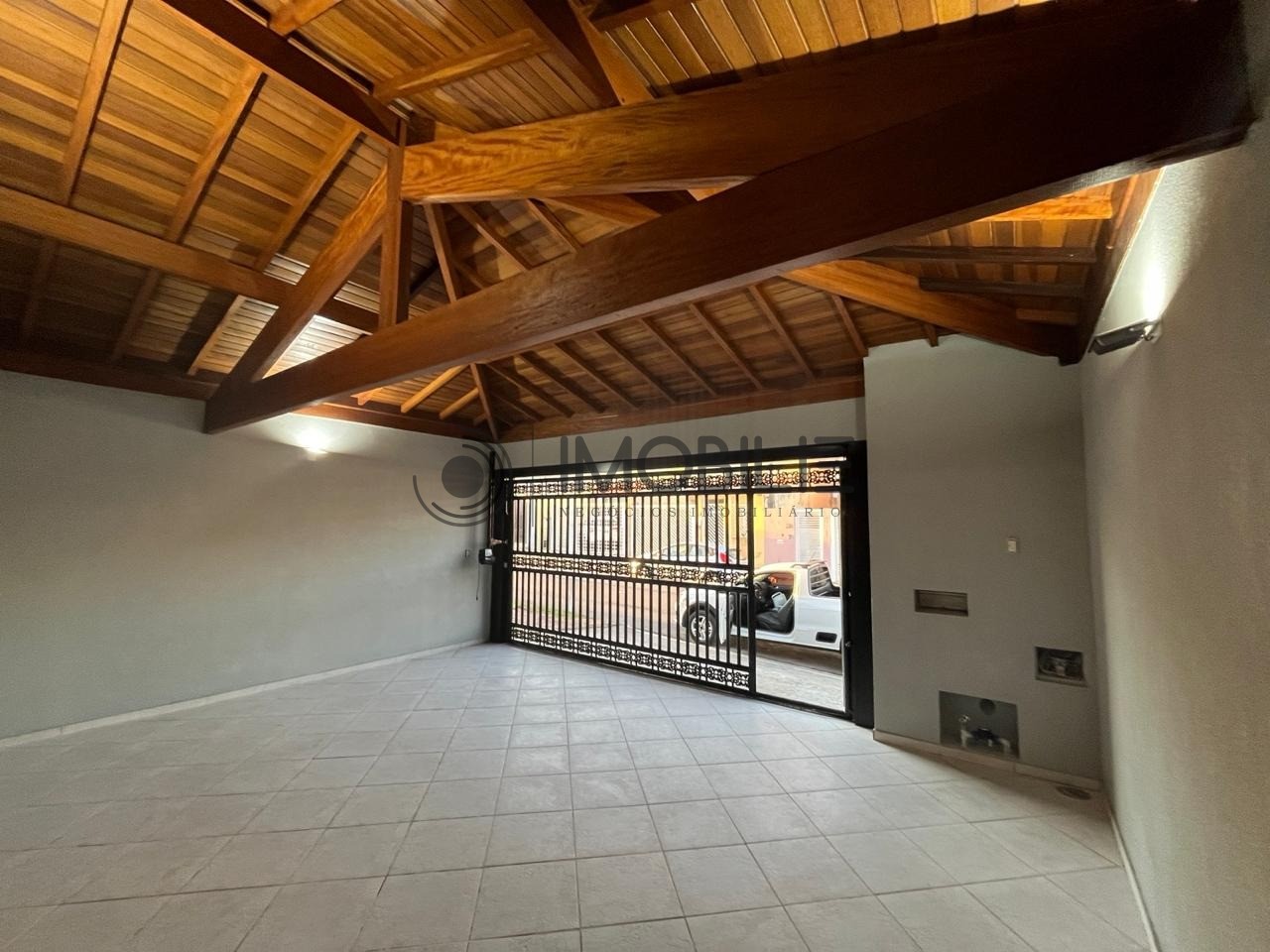 Casa à venda com 3 quartos, 180m² - Foto 2