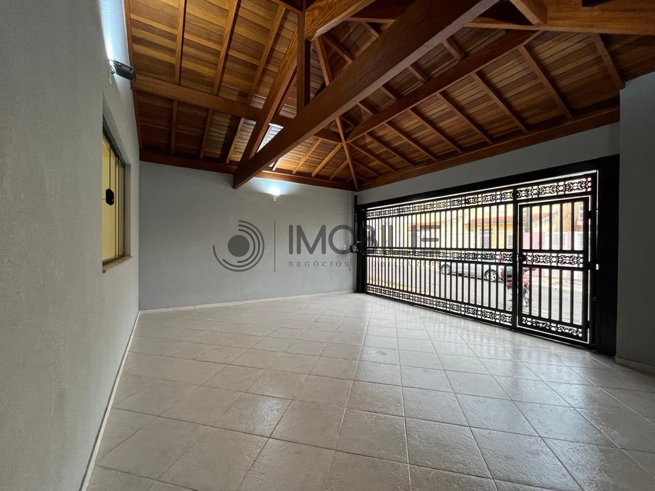 Casa à venda com 3 quartos, 180m² - Foto 3