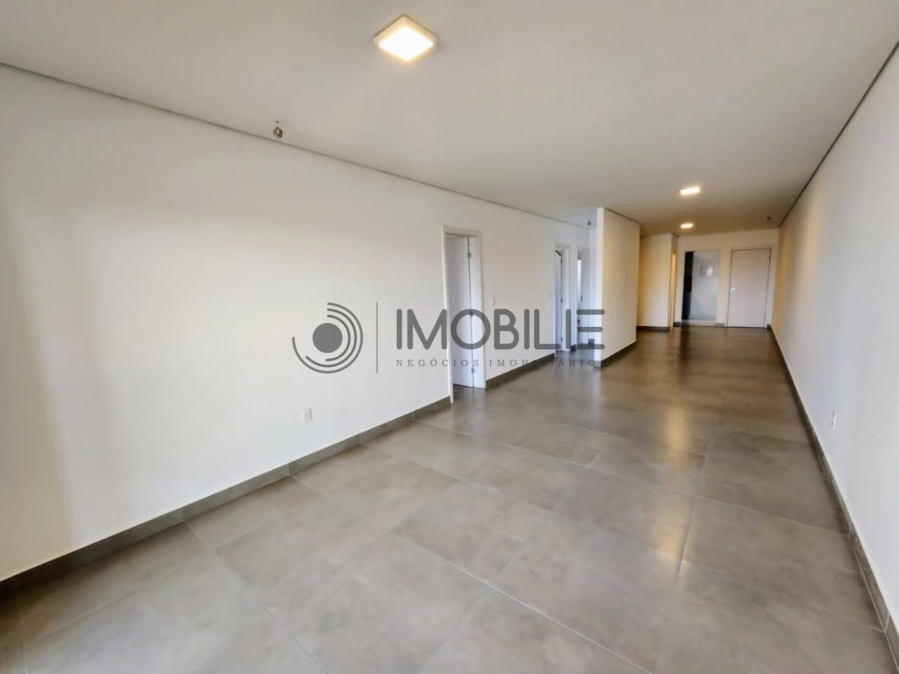 Apartamento à venda com 3 quartos, 126m² - Foto 1