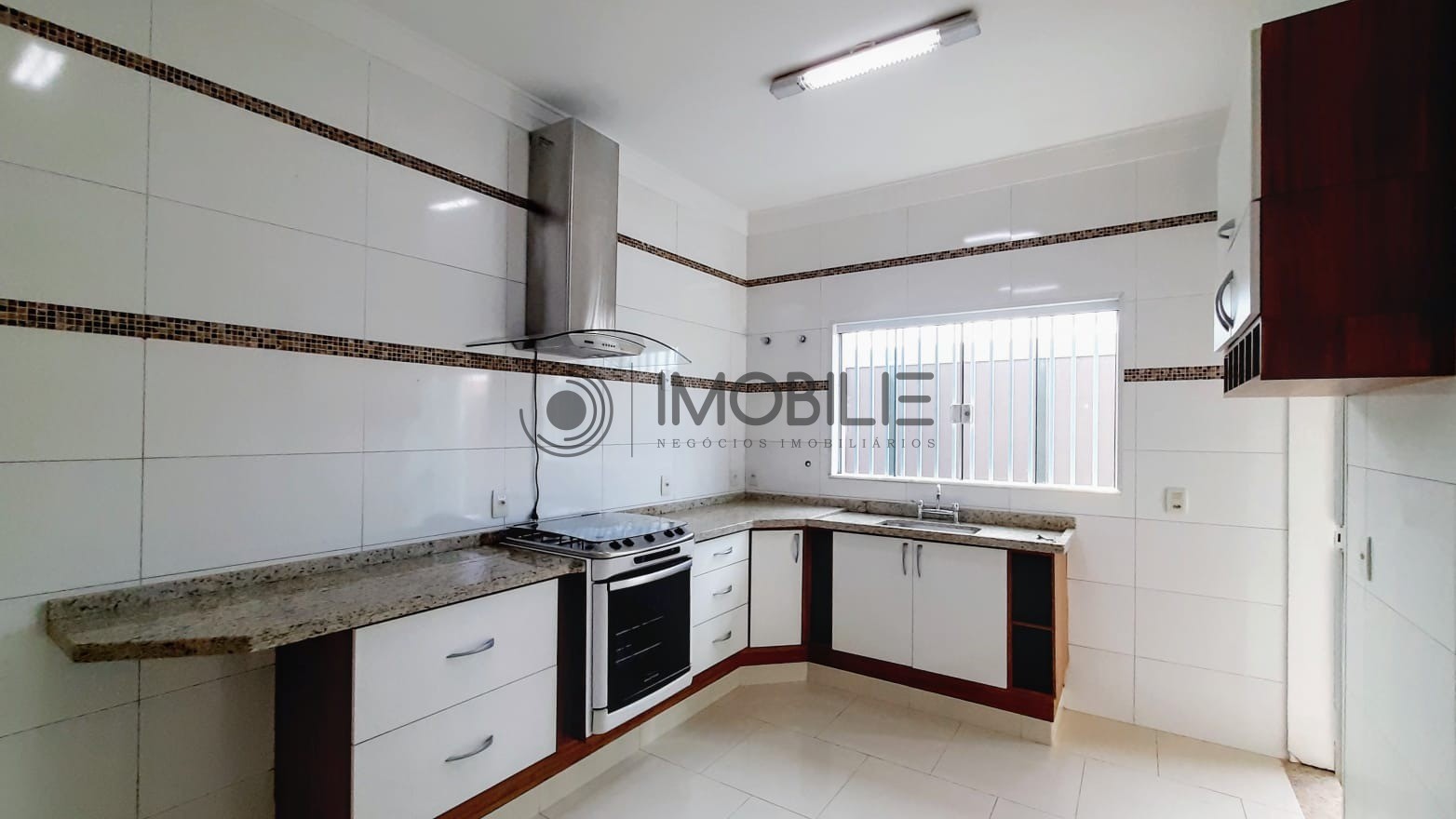 Casa à venda com 3 quartos, 164m² - Foto 11