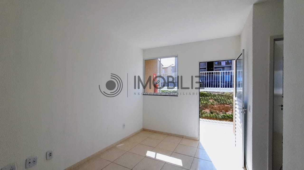 Casa à venda com 2 quartos, 43m² - Foto 2