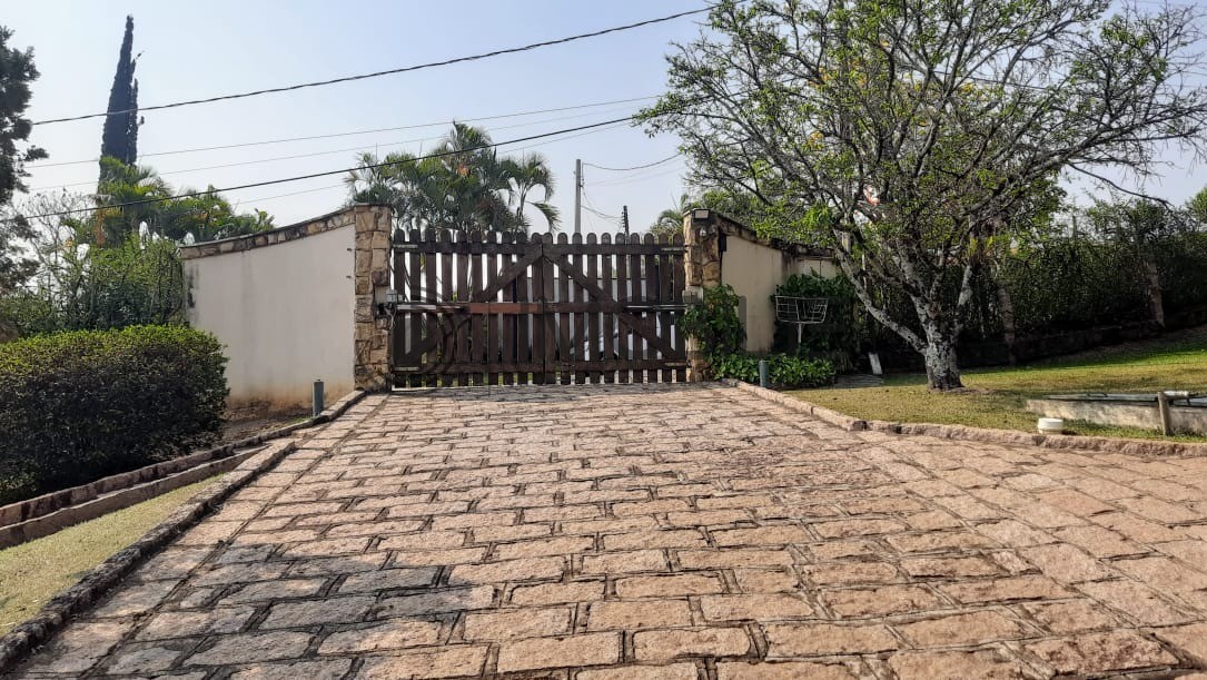 Chácara à venda com 6 quartos, 450m² - Foto 2