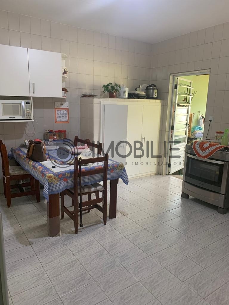 Casa à venda com 3 quartos, 164m² - Foto 4