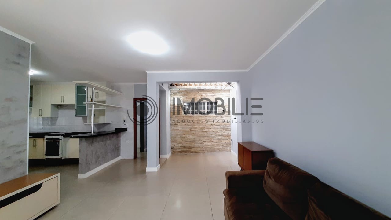 Casa à venda com 3 quartos, 154m² - Foto 2