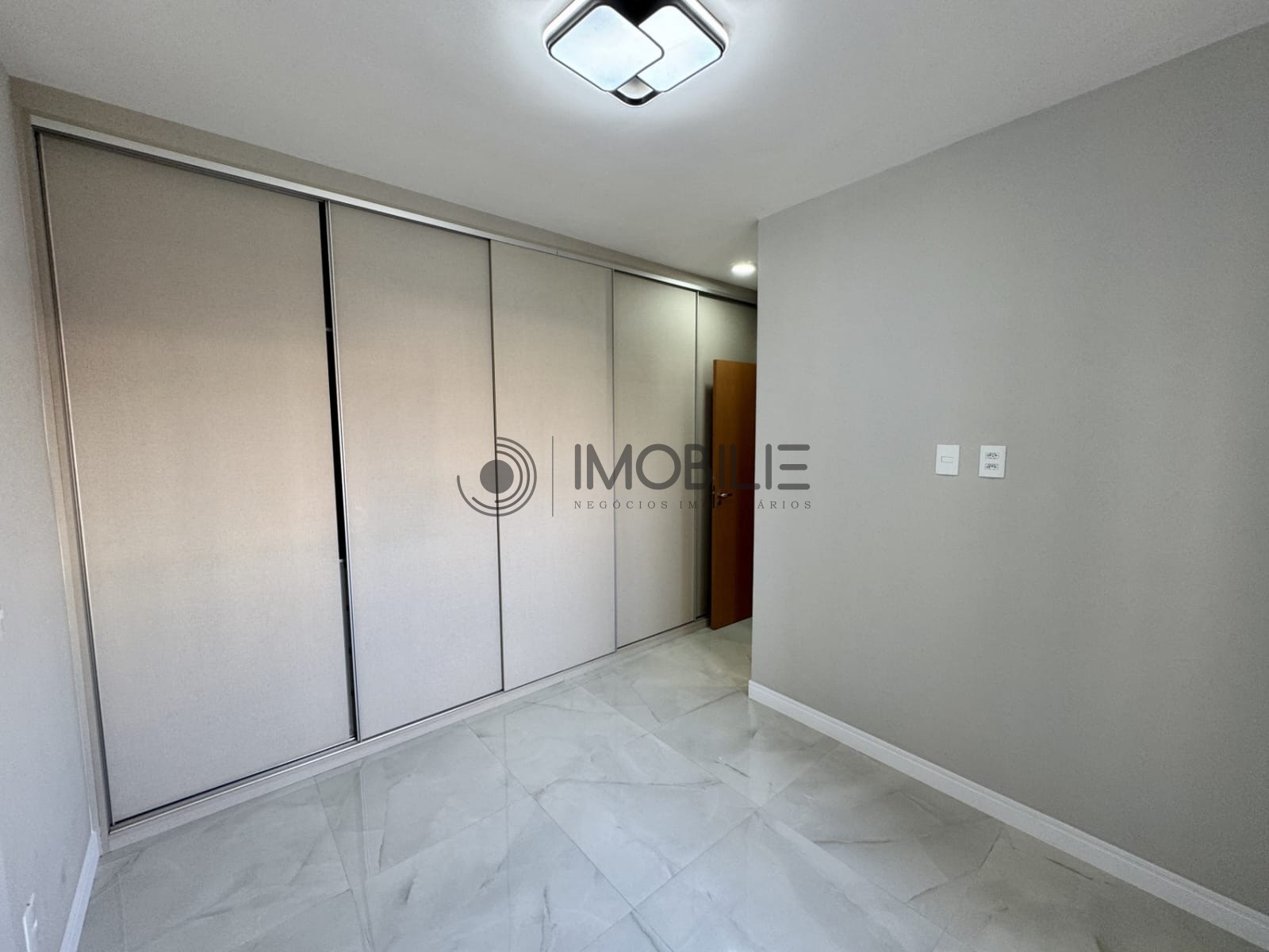 Apartamento à venda com 3 quartos, 99m² - Foto 14