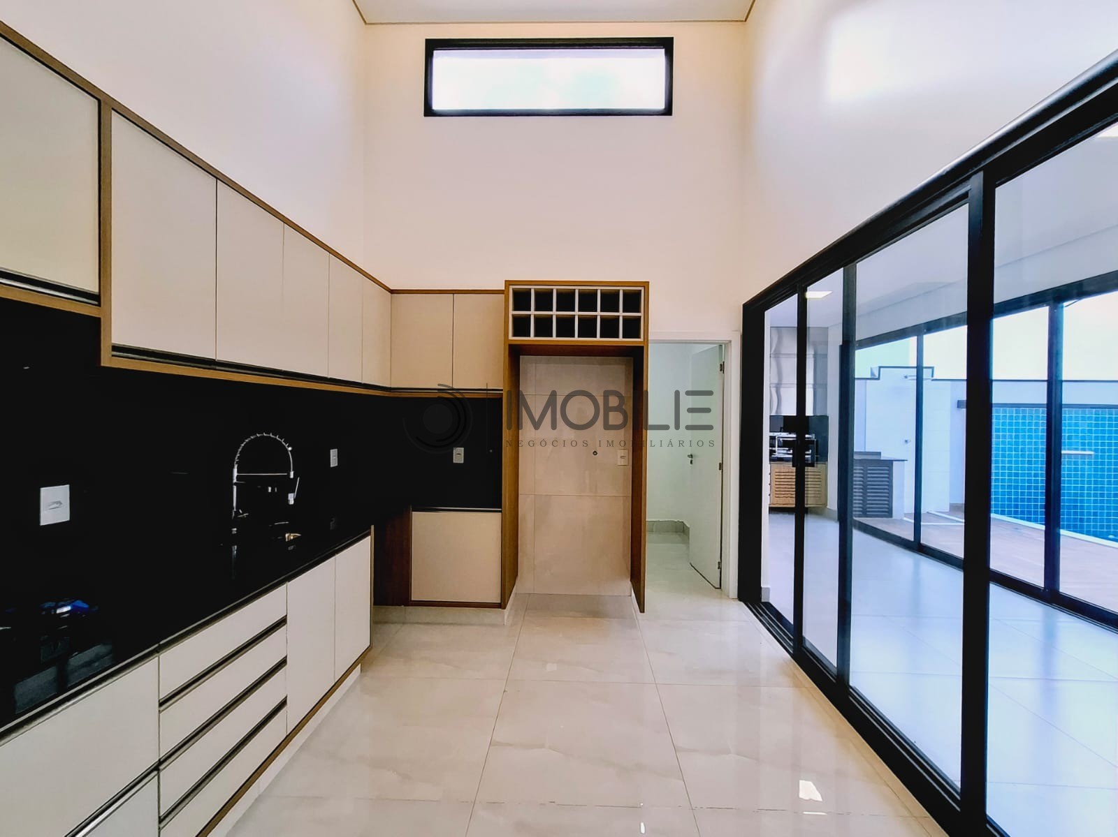 Casa à venda com 3 quartos, 221m² - Foto 15