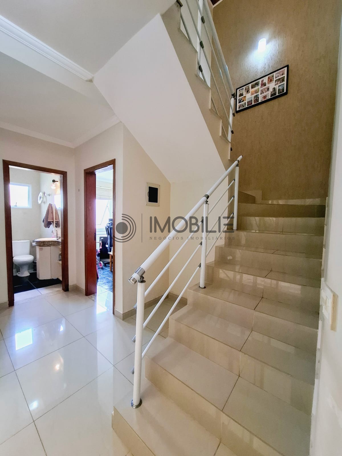 Casa à venda com 3 quartos, 129m² - Foto 4