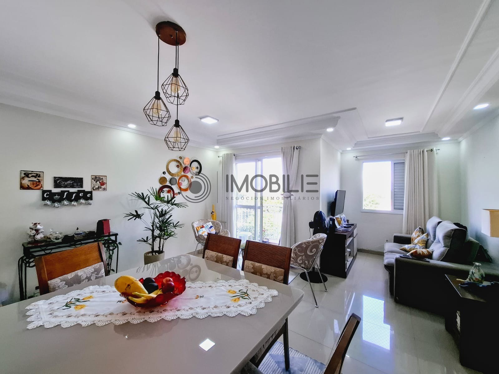 Apartamento à venda com 2 quartos, 75m² - Foto 4