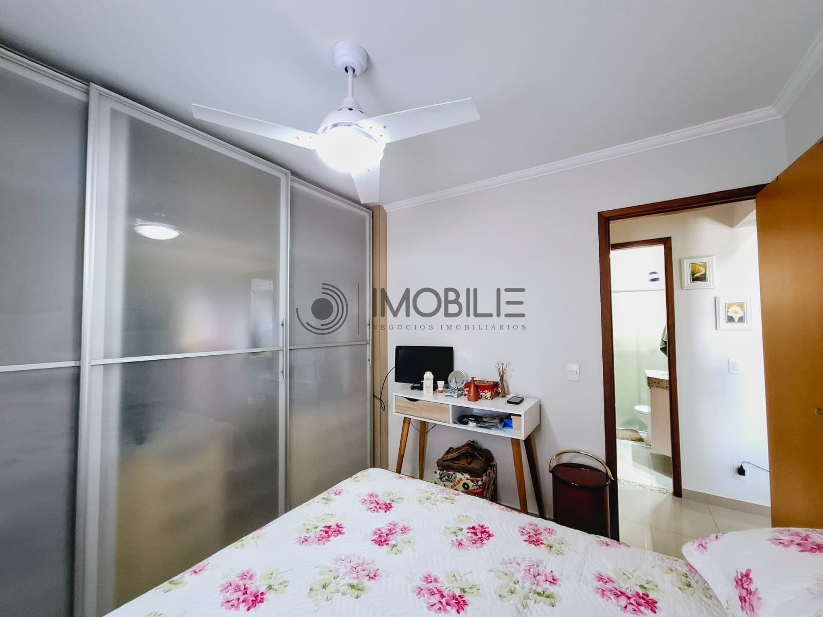 Apartamento à venda com 2 quartos, 75m² - Foto 15