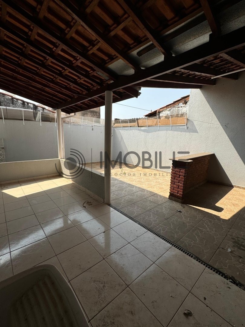 Casa à venda com 2 quartos, 108m² - Foto 9