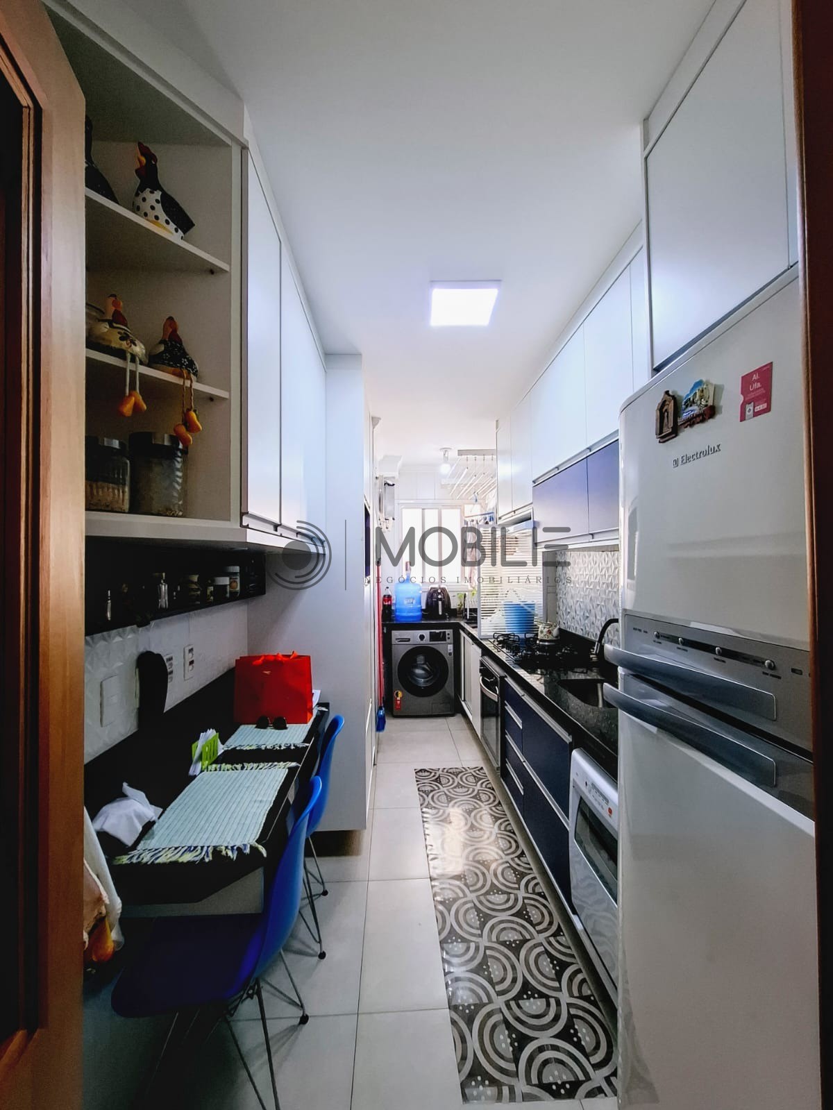 Apartamento à venda com 2 quartos, 75m² - Foto 9