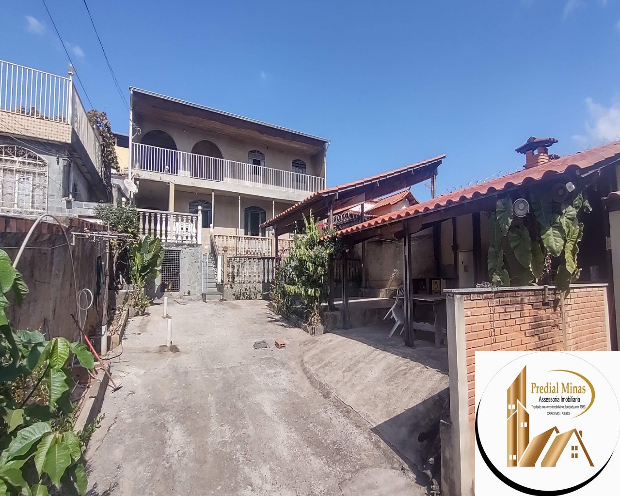 Casa 5 Quartos - Lote 360 m2, Bairro Jardim do Comerciários - Ótima localização - Estuda Permuta