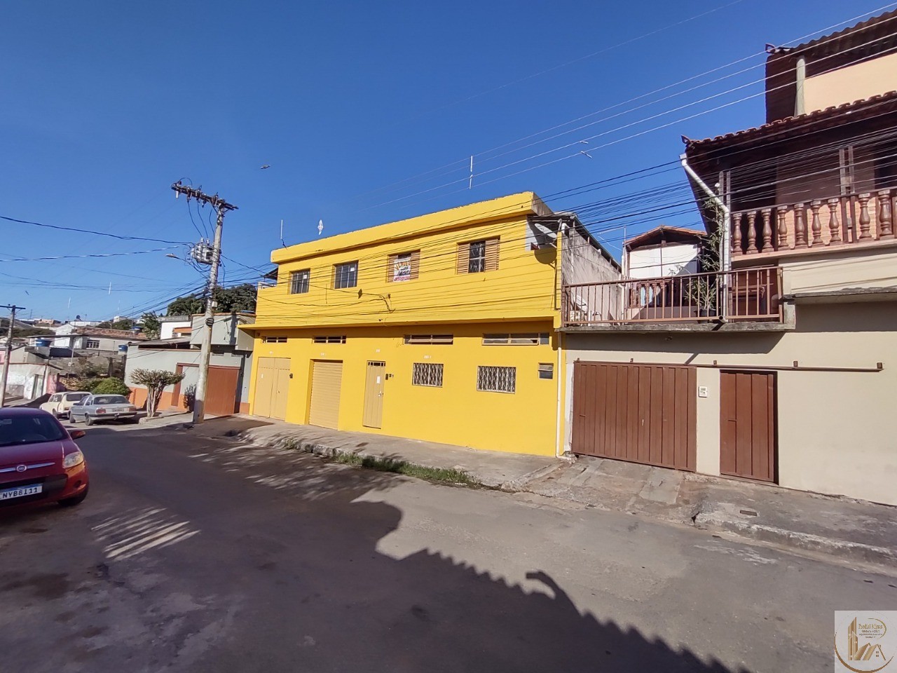 OPORTUNIDADE PARA MORAR OU INVESTIR EM LOCAÇÃO - CASA 3 QTS + LOJA + 3 APARTAMENTOS DE 2 QTS - BAIRRO VILA ESPORTIVA - VESPASIANO/MG. "estuda permuta"