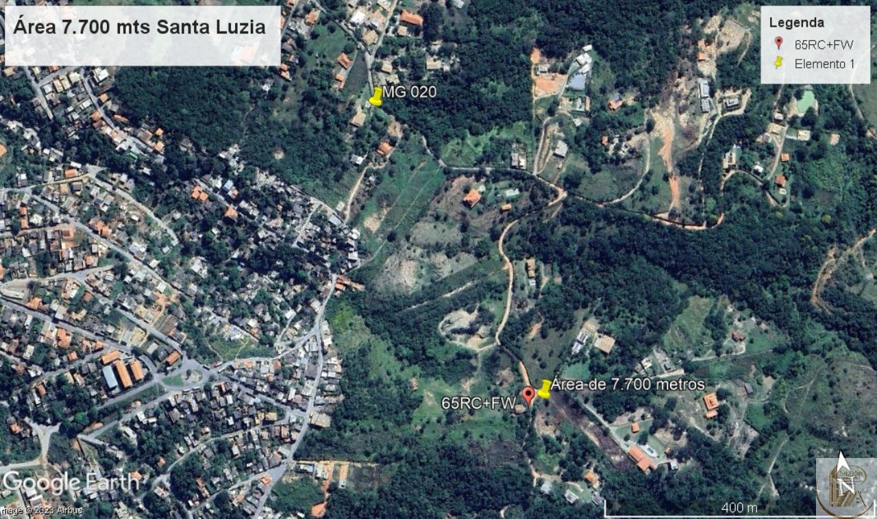 ÁREA DE 7.700 METROS