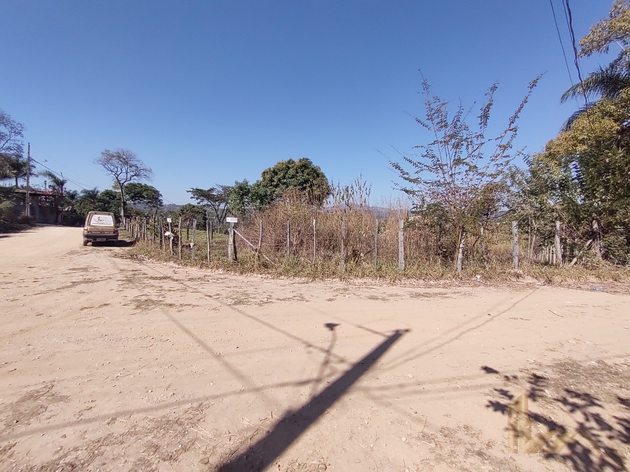 ÁREA DE 7.700 METROS "ESTUDA PERMUTAS" - LOCALIZAÇÃO BAIRRO FAZENDINHA DO BARÃO - SANTA LUZIA/MG "ESTUDA PERMUTAS"